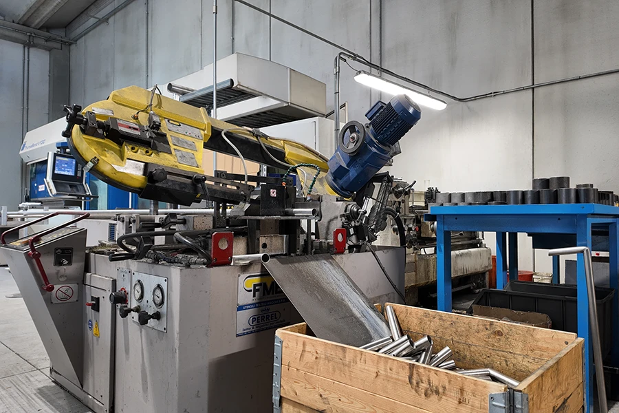 nuovo centro lavoro 01 - taglierina automatica